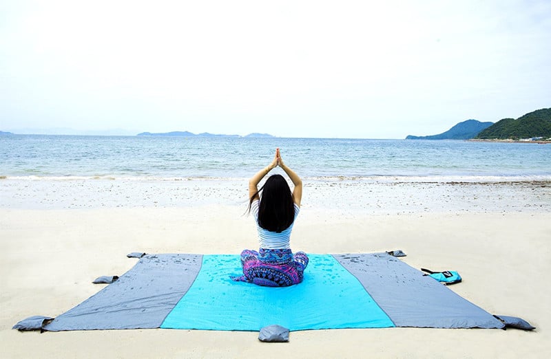 Beach Gear for Families: The Best Sand Free Mat for the Beach